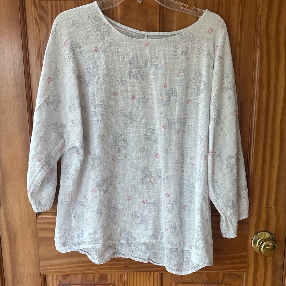 Lightweight White Floral Print Women's Top